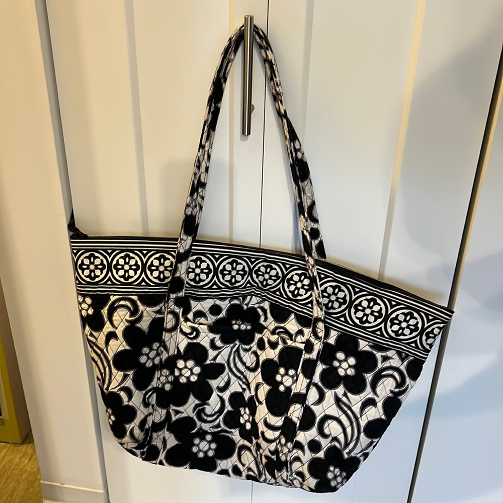 Vera Bradley Tote Travel Bag with Zipper Close